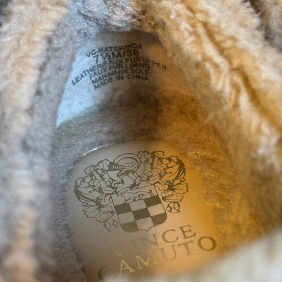 Vince Camuto- pre owned Sherpa lined slip ons - Picture 5 of 5